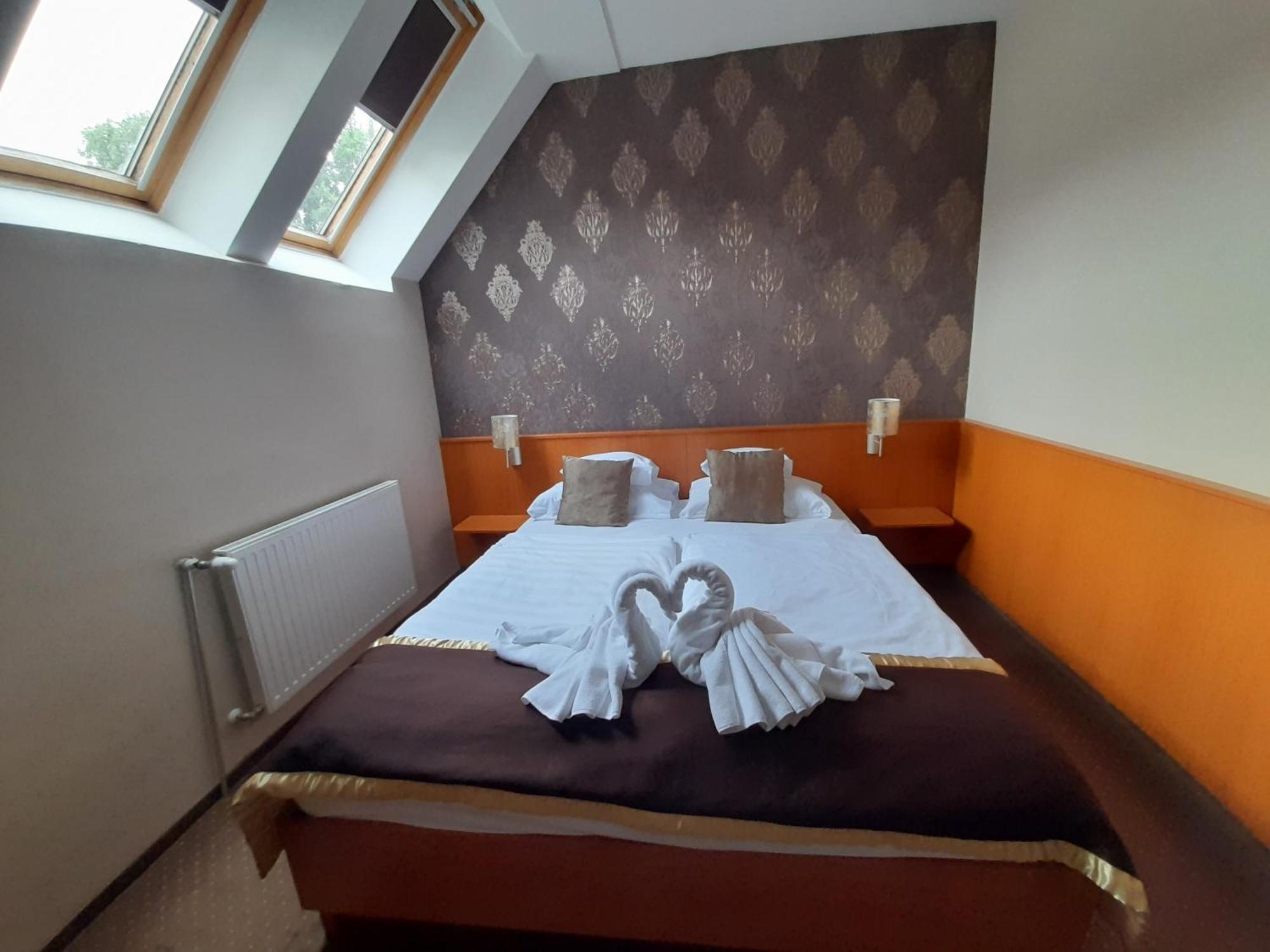 Hotel Platan Szekesfehervar Exterior photo