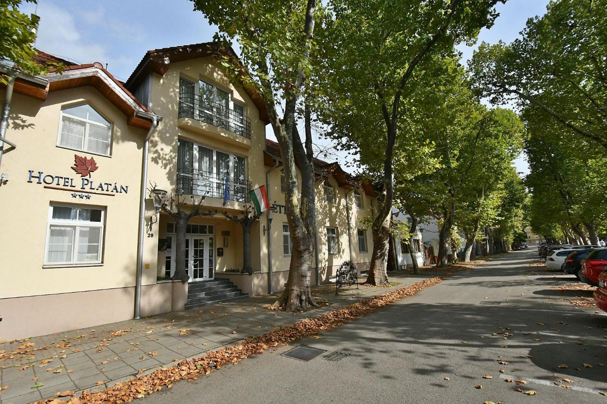 Hotel Platan Szekesfehervar Exterior photo