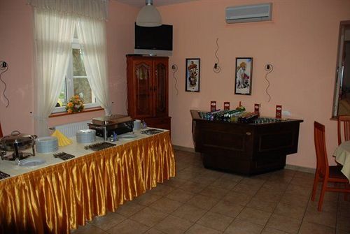 Hotel Platan Szekesfehervar Exterior photo